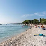 Stunning In * Cabrunici