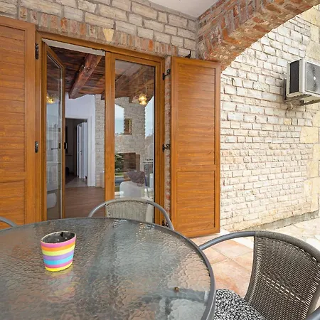Holiday home Gorgeous In With Wifi Cabrunici