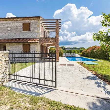 Gorgeous In With Wifi Holiday home