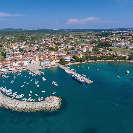 Stunning In Cabrunici